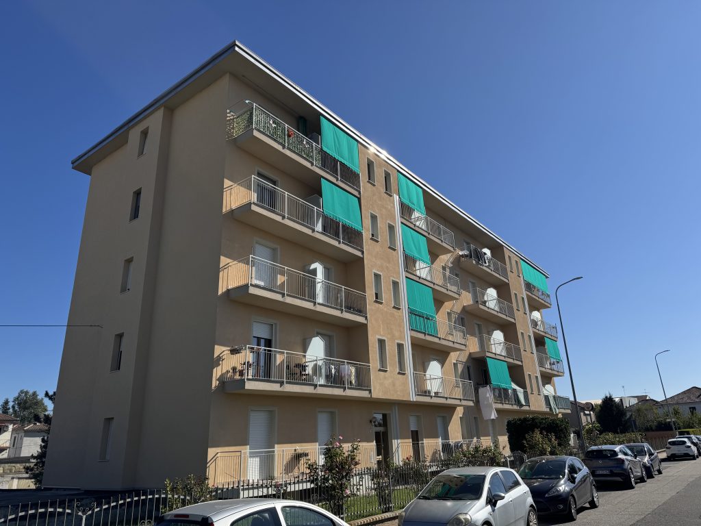 Vendita Trilocale con servizio ed eventuale box auto doppio / Zona: Ponte Meier – Cittadella – Mercatò ( AL )